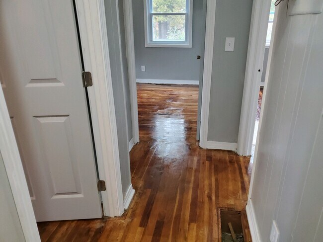 Building Photo - 808 Wright St