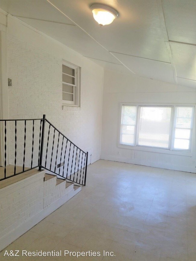 Building Photo - 3 br, 2 bath House - 419 E. Gay Street