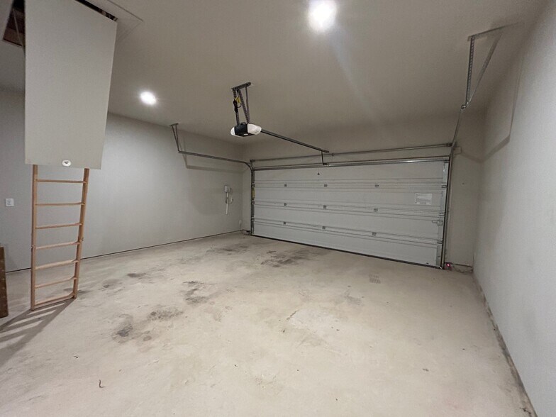 Building Photo - 14081 May Mist