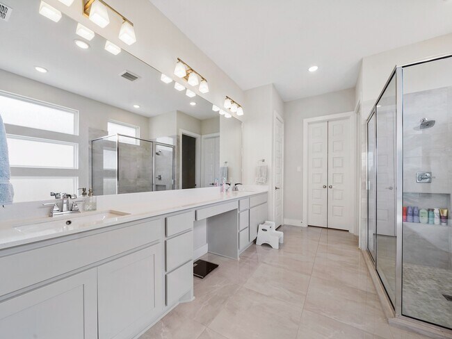 Building Photo - 5802 Emerald Ranch Ln