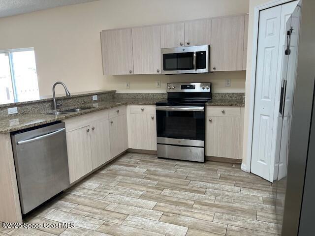 Building Photo - 957 Bimini Ave