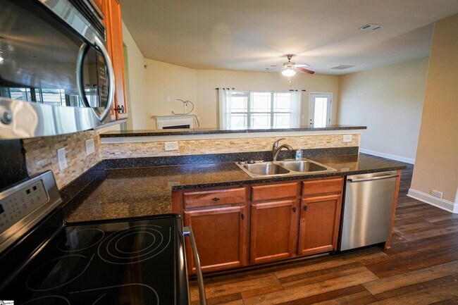 Building Photo - 458 Jewelwood Dr