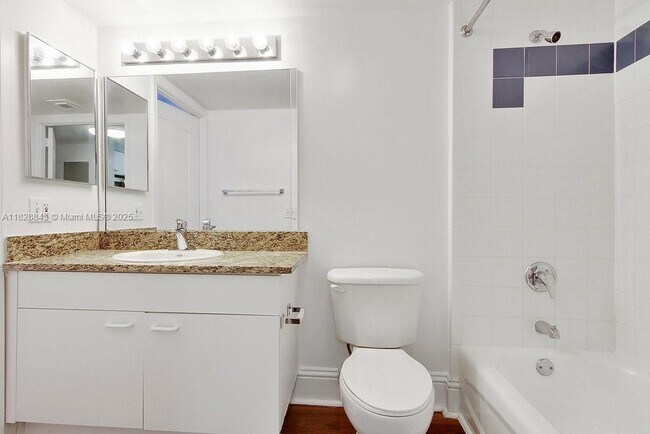 Building Photo - 1756 N Bayshore Dr