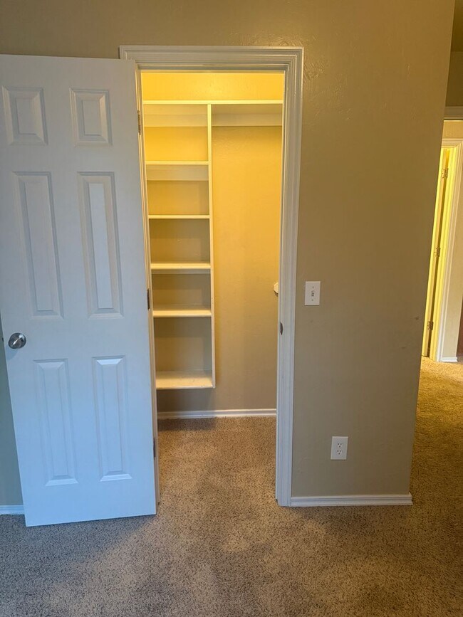 Building Photo - 10305 NW 38th Terrace