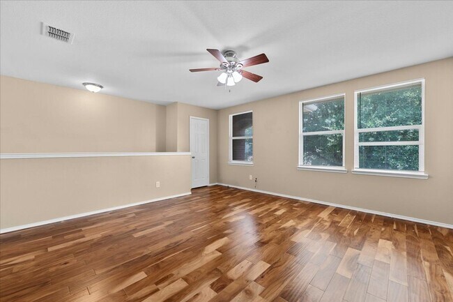 Building Photo - Move in ready! 3-bed 2.5-bath 2354 sqft 2-...