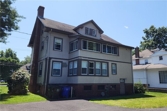 Building Photo - 794 Farmington Ave