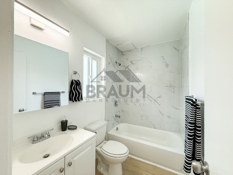 Building Photo - 6336 Tujunga Ave