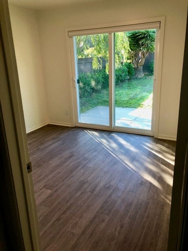 Building Photo - Remodeled Santa Barbara Shores Home in Prime Coastal Location