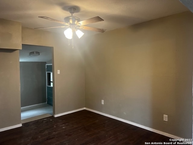 Building Photo - 111 Los Arboles