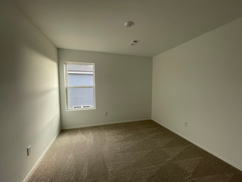 Building Photo - 6723 SW Dignity Ave