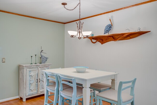 Building Photo - 2722 Cardinal Dr