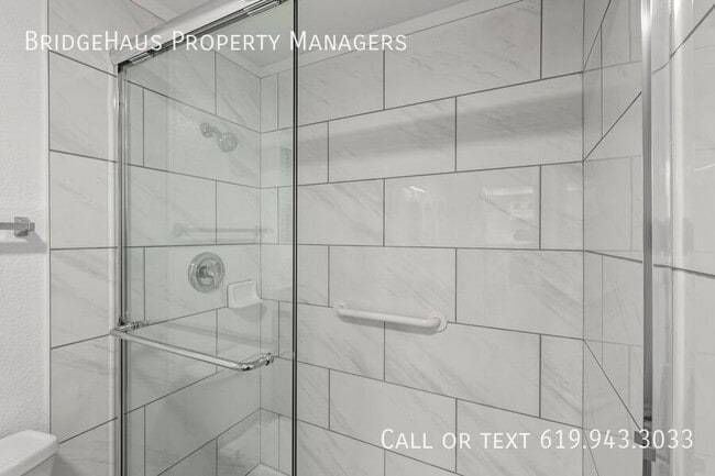 Building Photo - 8360 Via Sonoma