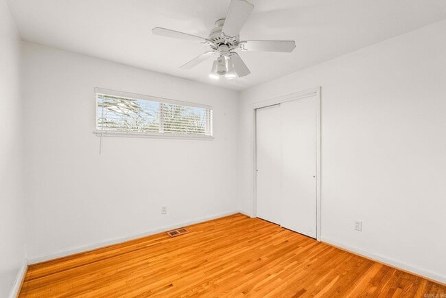 Building Photo - 11 Berrywood Cir