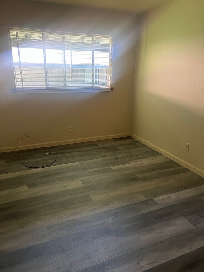 Building Photo - Cozy 1Bd 1Ba apartment! Available now! Call me today