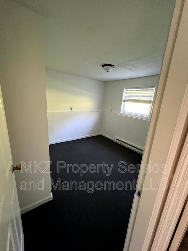 Building Photo - 51 Glenwood Dr