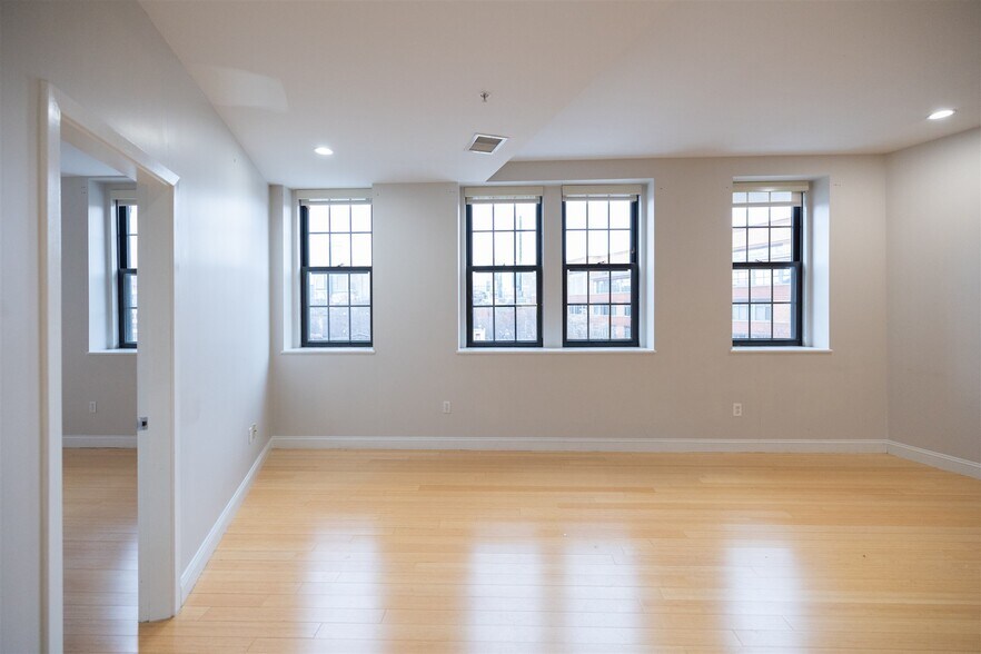 Building Photo - 490 Harrison Ave