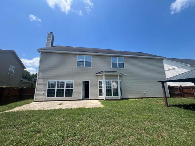 Building Photo - 565 Batty Way