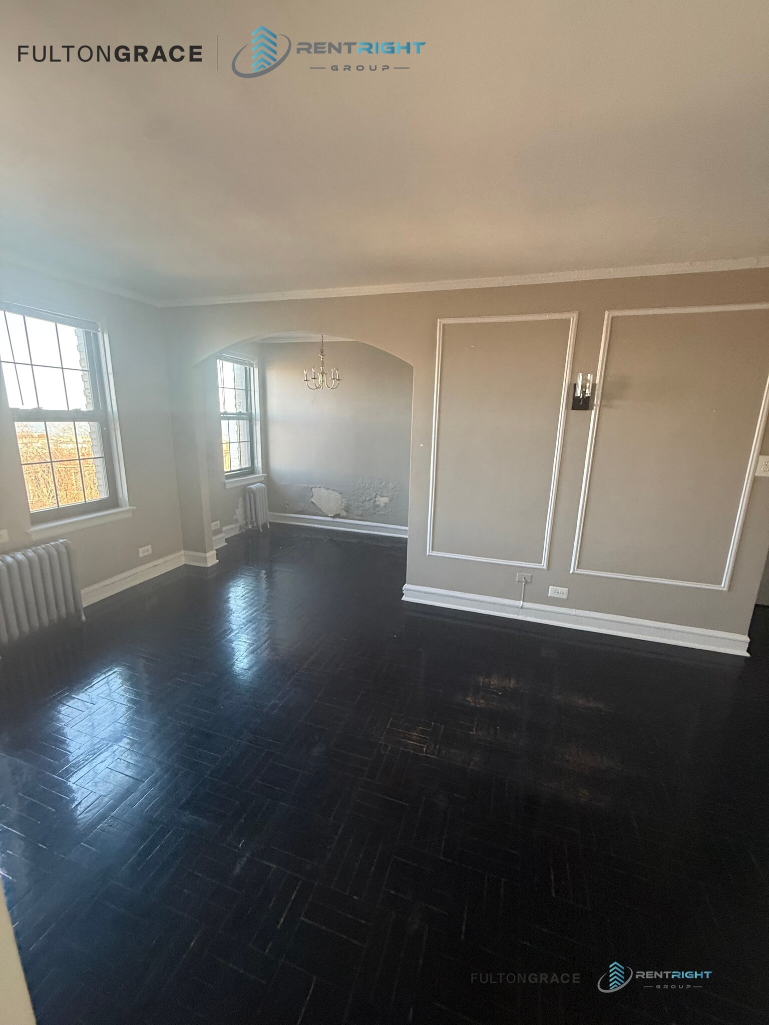 Building Photo - 1209 W Sherwin Ave