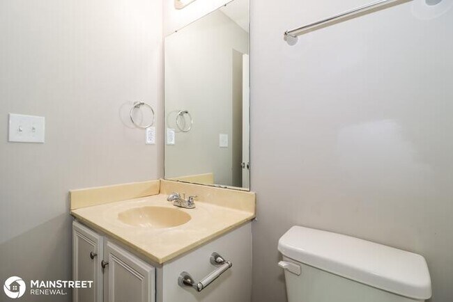 Building Photo - 2403 Lake Garden Dr, Memphis, TN 38134