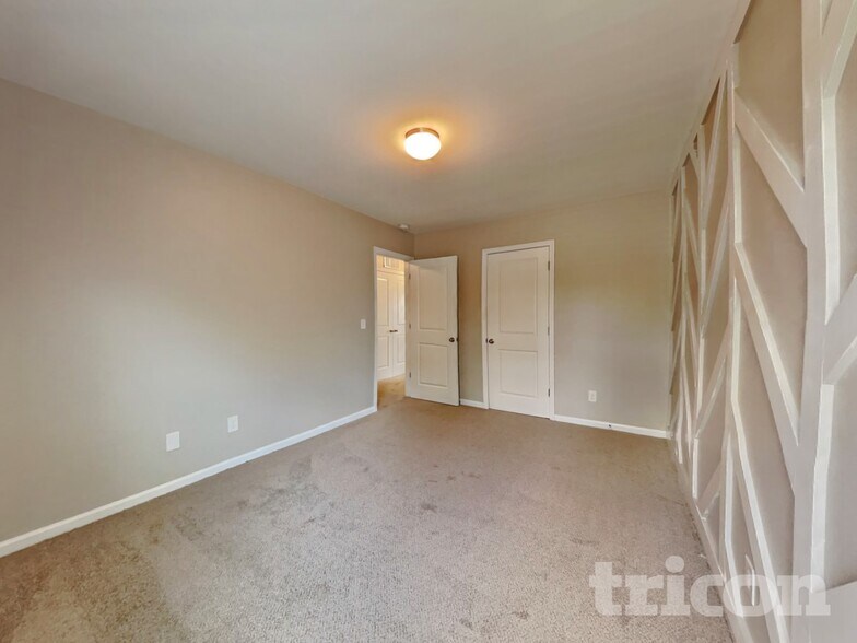 Building Photo - 1908 Northrop Dr