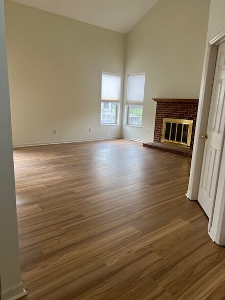 Building Photo - 6111 Saint Mel Cir