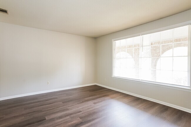 Building Photo - Charming 4 Bedroom Home in Martinez, GA