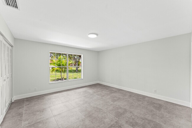 Building Photo - 711 Laconia Cir