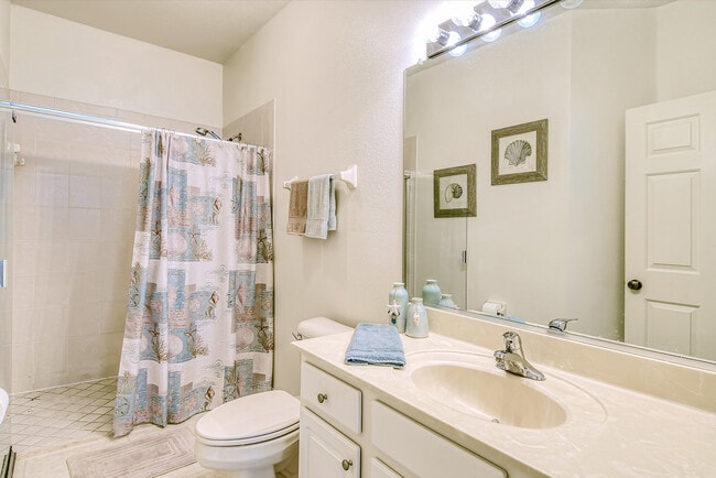 Building Photo - 3645 Parkridge Cir