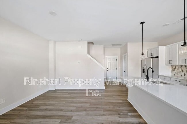 Building Photo - 676 Herlong Ave