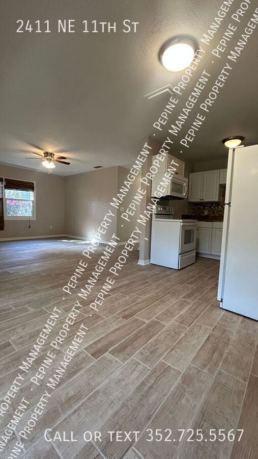 Building Photo - 2411 NE 11th St