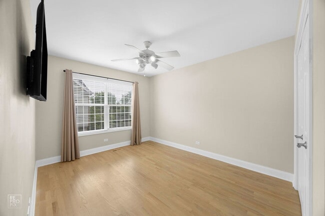 Building Photo - 940 Shandrew Dr