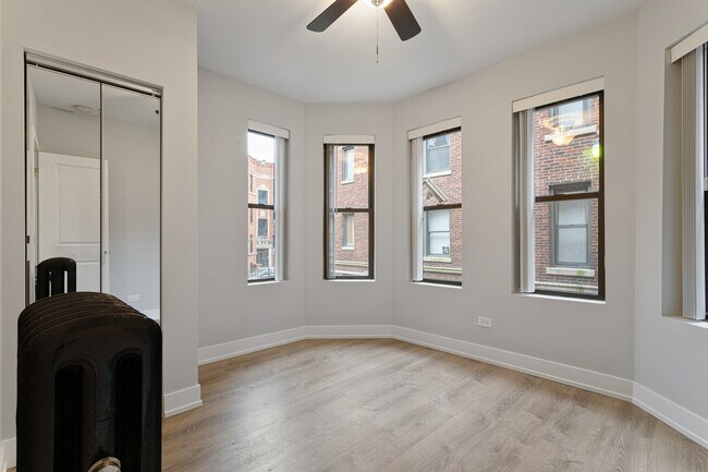 Building Photo - 1653 W Jonquil Terrace