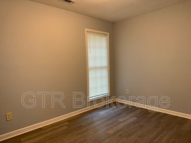 Building Photo - 1145 Booker Ave SW