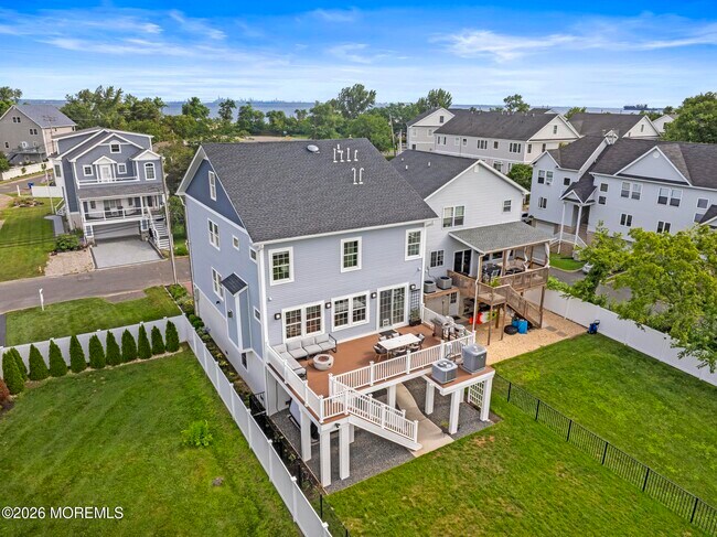 Building Photo - 619 Park Ave