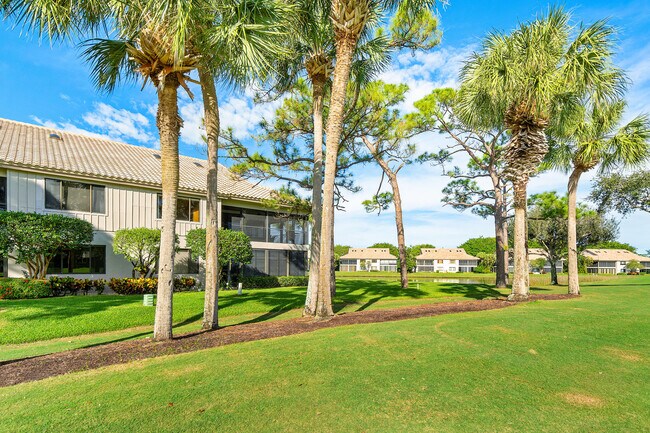 Building Photo - 16939 Isle of Palms Dr