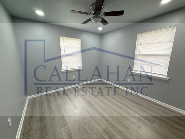 Building Photo - Updated NLR Home