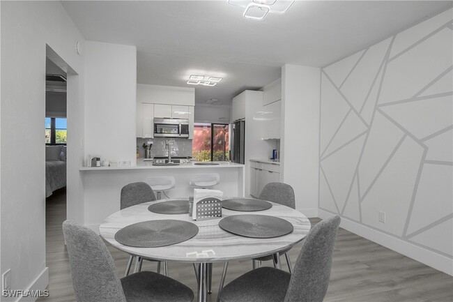 Building Photo - 201 S Collier Blvd