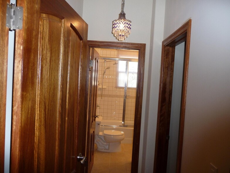 Building Photo - 538 N Spaulding Ave