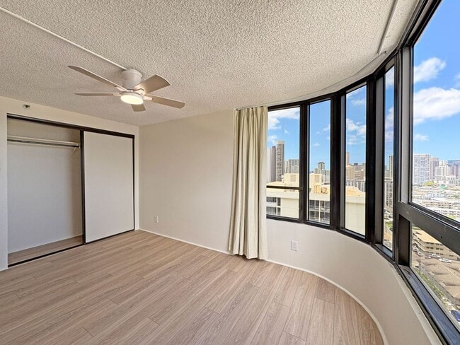 Building Photo - 2724 Kahoaloha Ln