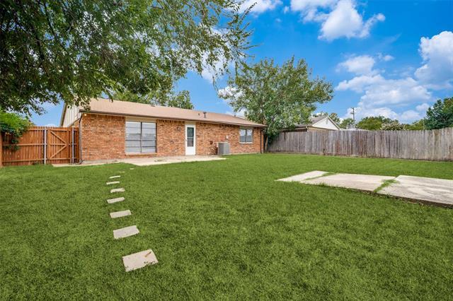 Building Photo - 3613 Sugarberry Dr