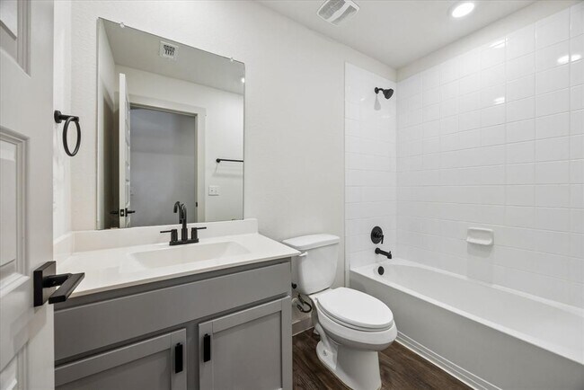Building Photo - 105 Krause Spgs Dr