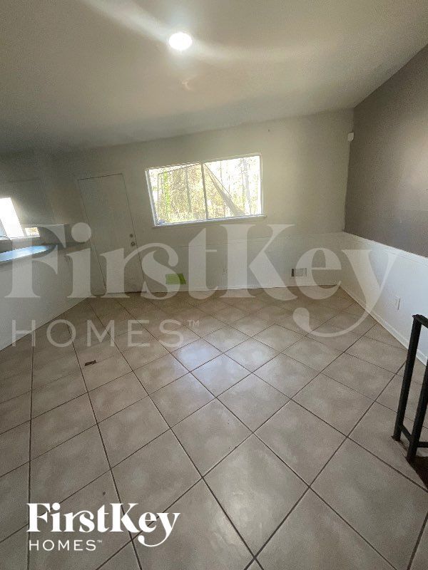 Building Photo - 2459 Rockknoll Dr
