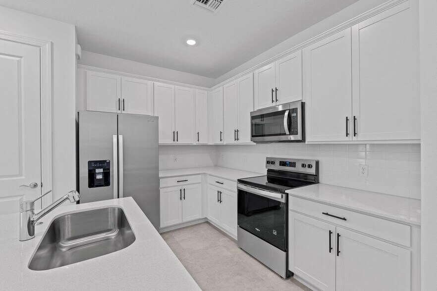 Building Photo - 4291 Lantana Rd
