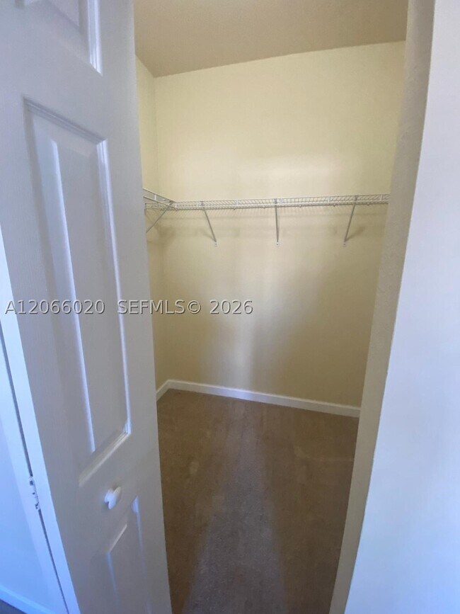 Building Photo - 9438 SW 171st Ct