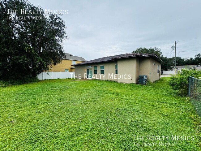 Building Photo - Fantastic 4 Bedroom, 2 Bathroom Home in Po...