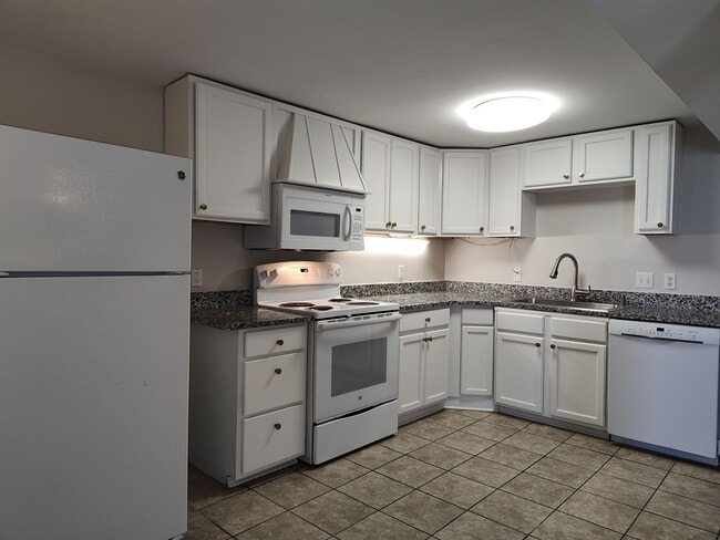 Building Photo - Recently renovated 2-bedroom Duplex in LoSo!