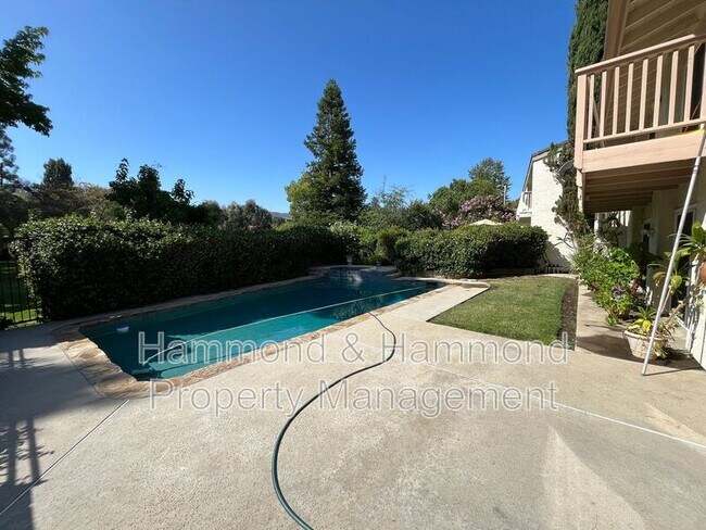 Building Photo - 3804 Mainsail Cir