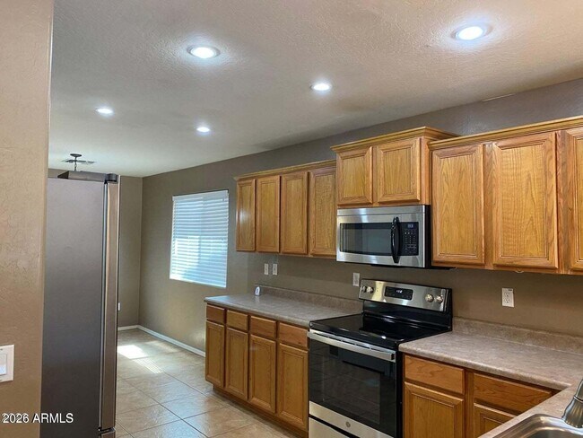 Building Photo - 1847 W Desert Seasons Dr