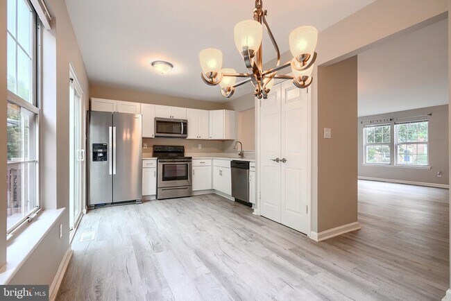 Building Photo - 3365 Cheverly Ct