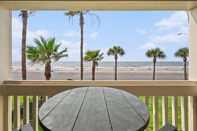 Building Photo - 7000 Seawall Blvd